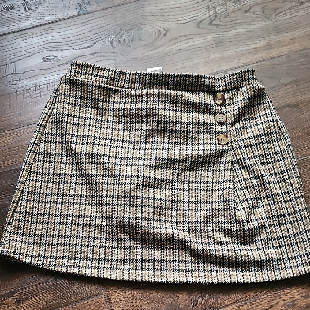 Plaid Button-Detail Skort